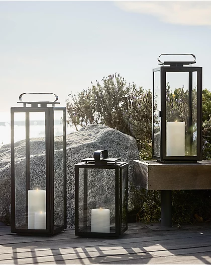 cb_dHP_20250604_OutdoorCarousel_Lanterns cb_dHP_20250604_OutdoorCarousel_Lanterns