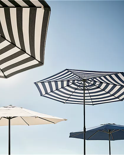 cb_dHP_20250604_OutdoorCarousel_Umbrellas cb_dHP_20250604_OutdoorCarousel_Umbrellas