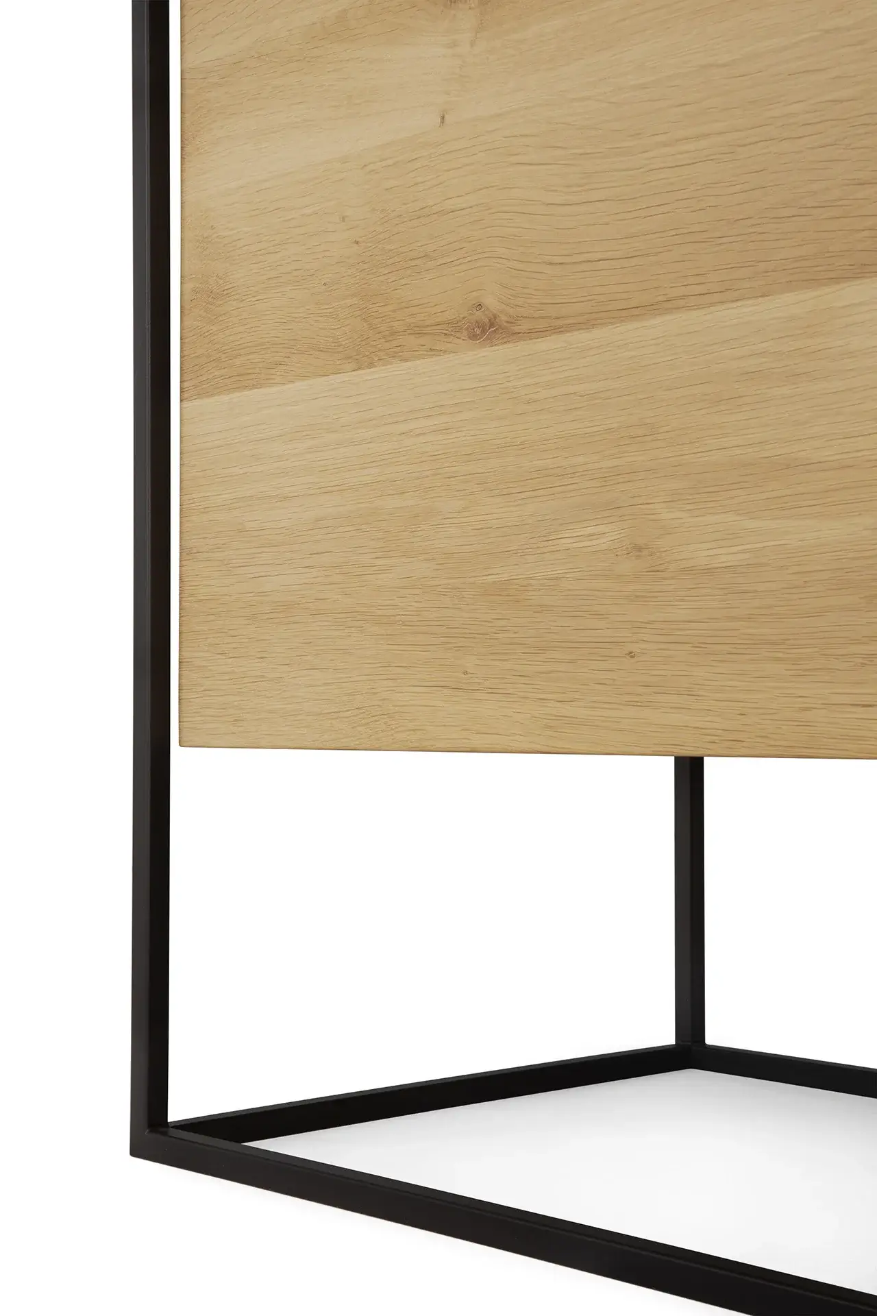 26860_Monolit_sideboard_det02_cut_WEB