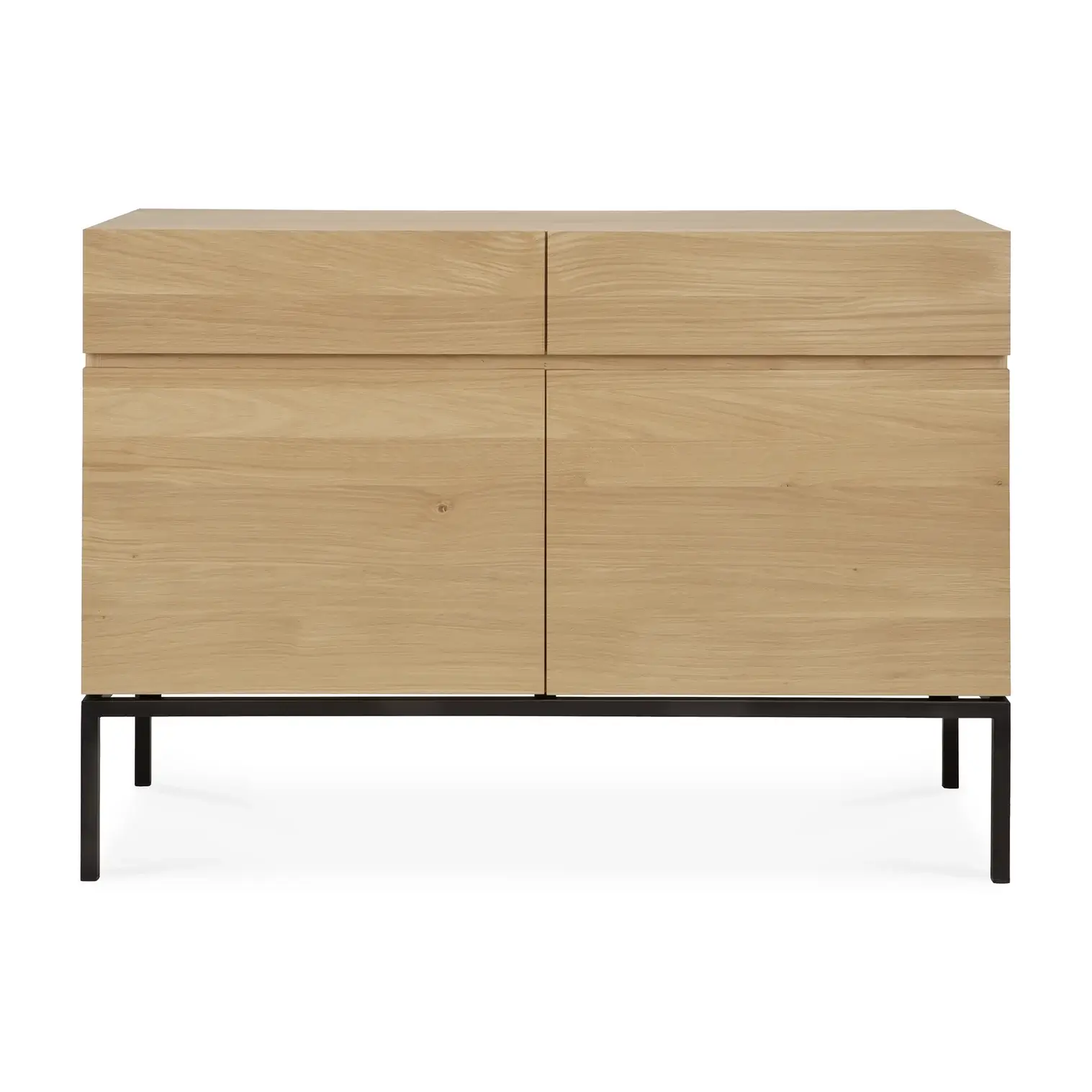 51114_Ligna_sideboard_front01_cut_WEB